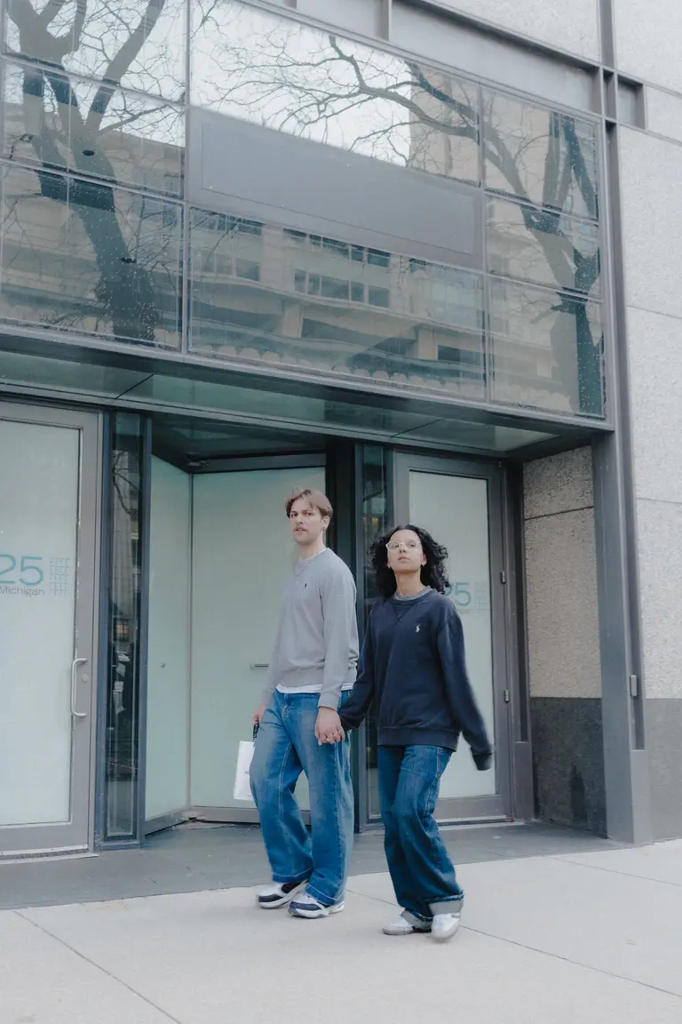Couple walking in Chicago