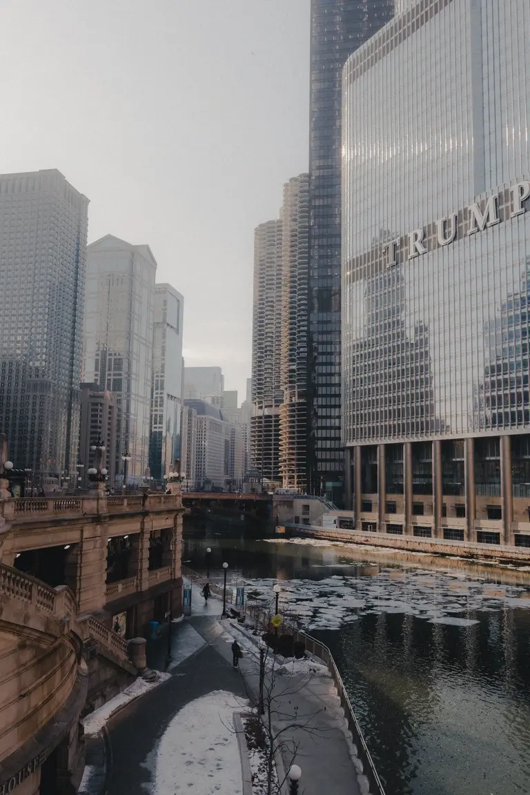 View of the Chicago river from Wabash Avenue Bridge
