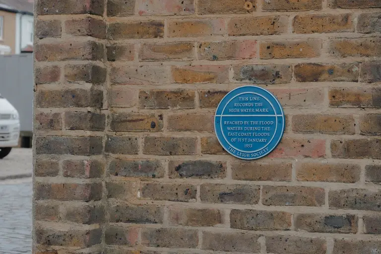 Flood of 1953 water marker in Old Leigh
